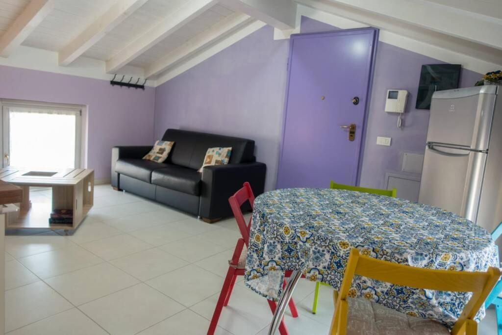 Apartment Viole, Cozy Attic Set In The Old Town Next To The Lake Arona Exterior foto